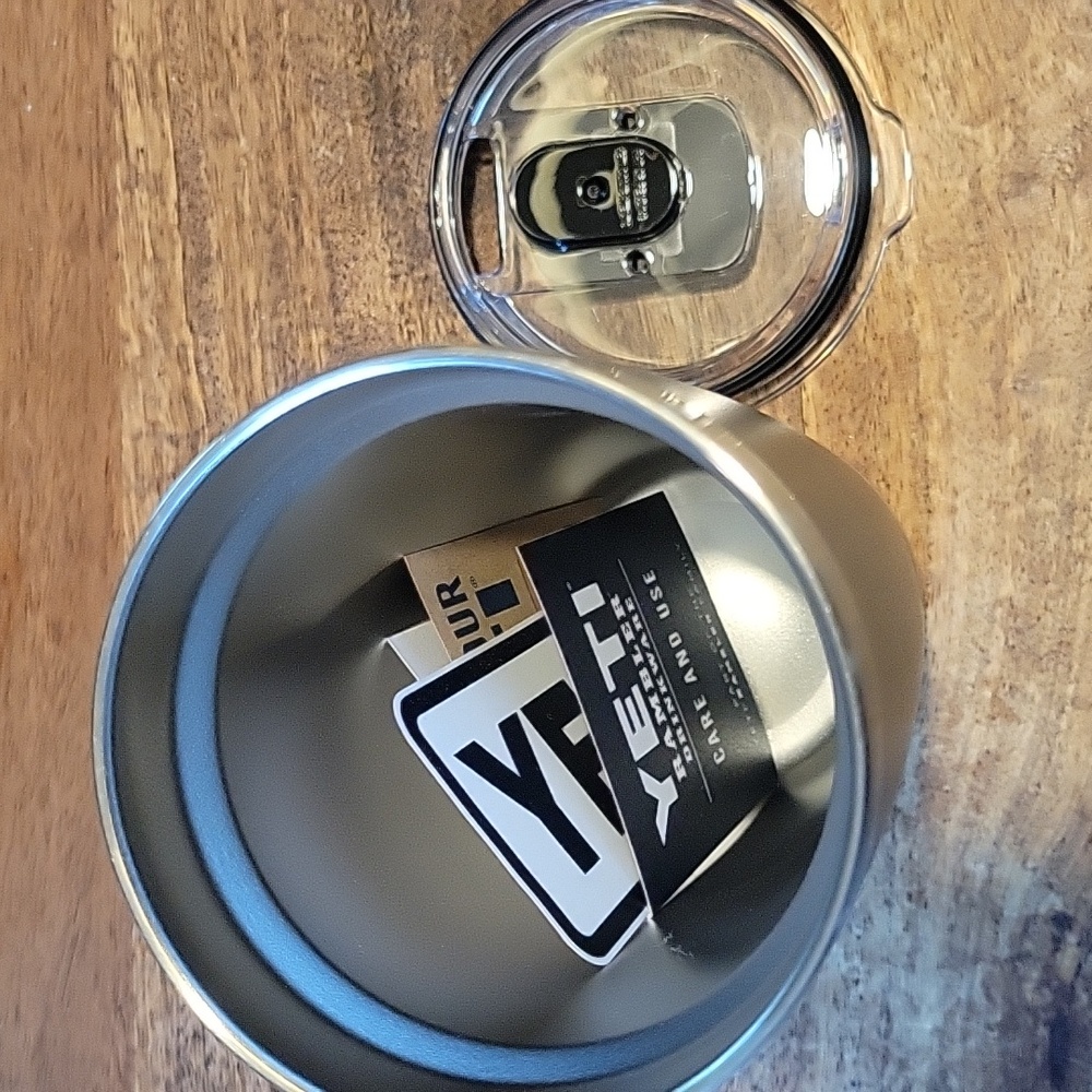 Yeti Rambler 20 oz Tumbler With Magslider Lid - Picture 5 of 5